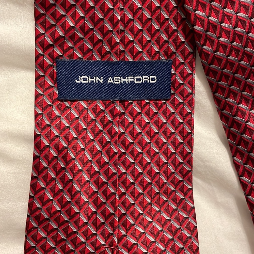 John Ashford - Red & Silver Patterned Silk Tie - Picture 4 of 5